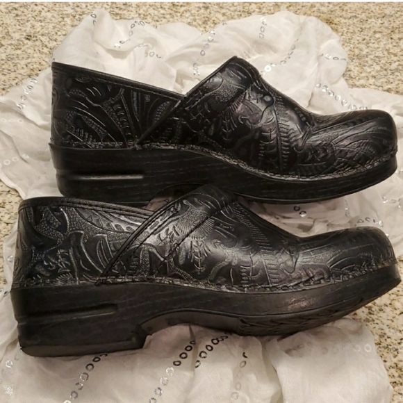 dansko professional black tooled